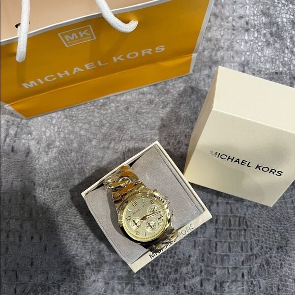 NIB Gold Runway Michael Kors Watch - Picture 7 of 8
